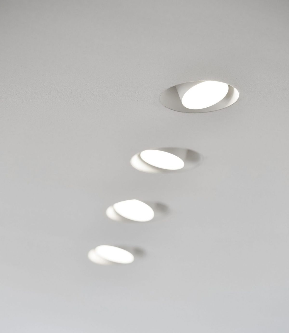 Recessed-rotating lighting example